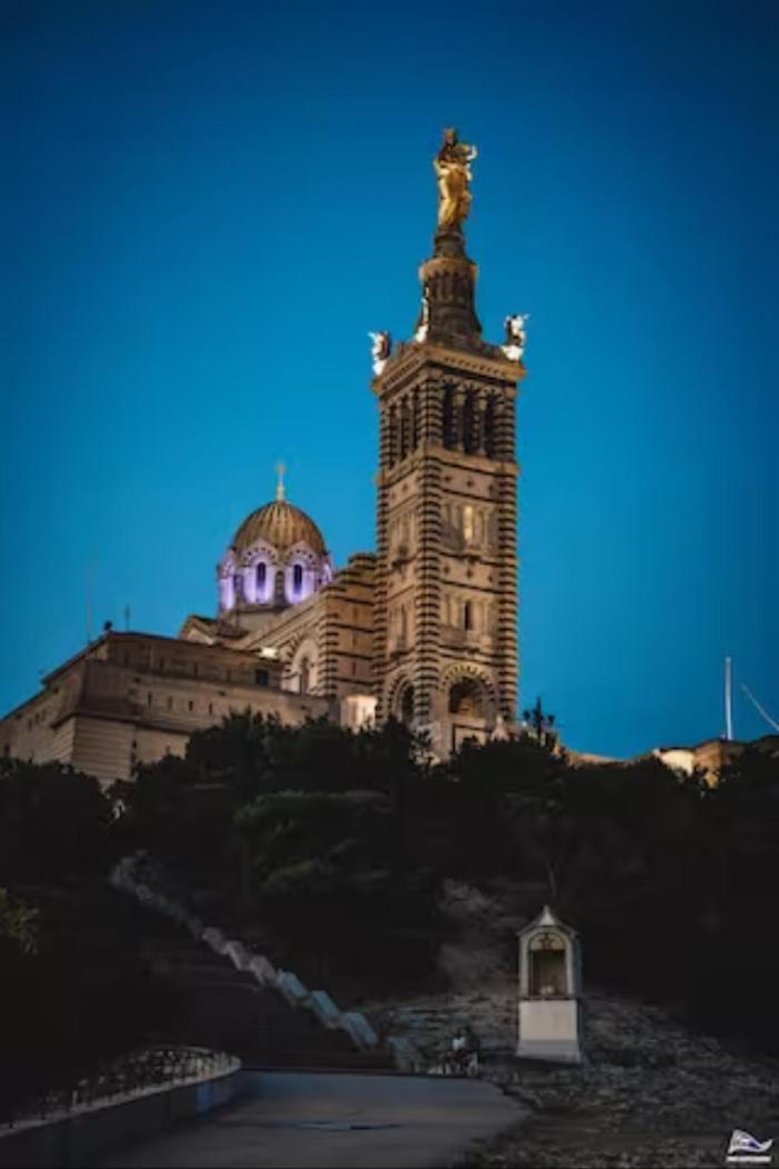Studio Vieux-Port Vue Basilique Notre-Dame Marseille Exteriör bild